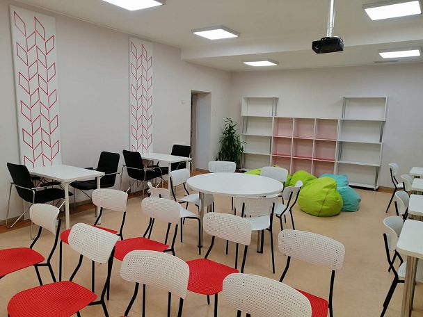 Стул Точка Роста  Sheffilton SHT-S85М белый/черный, стопируемый - Вид 6