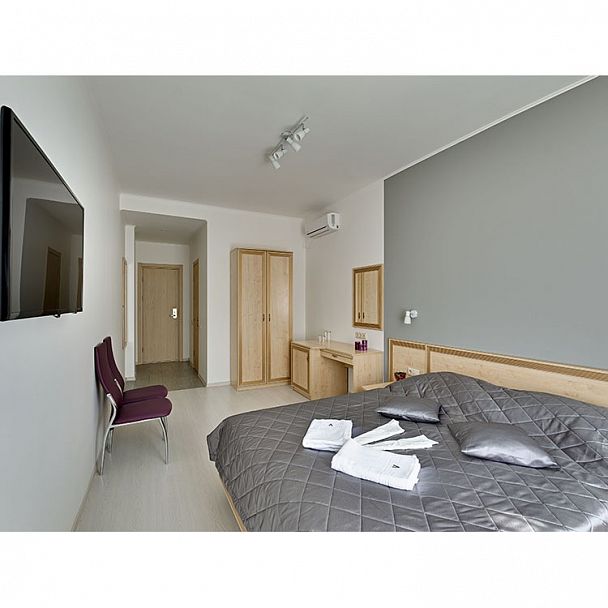 Шкаф универсальный "Антик" выдвижная вешалка - Вид 5