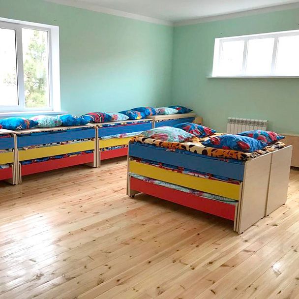 Кровать детская 3-ярусная выкатная с тумбой ( цветной фасад) ортопедическое основание - Вид 19